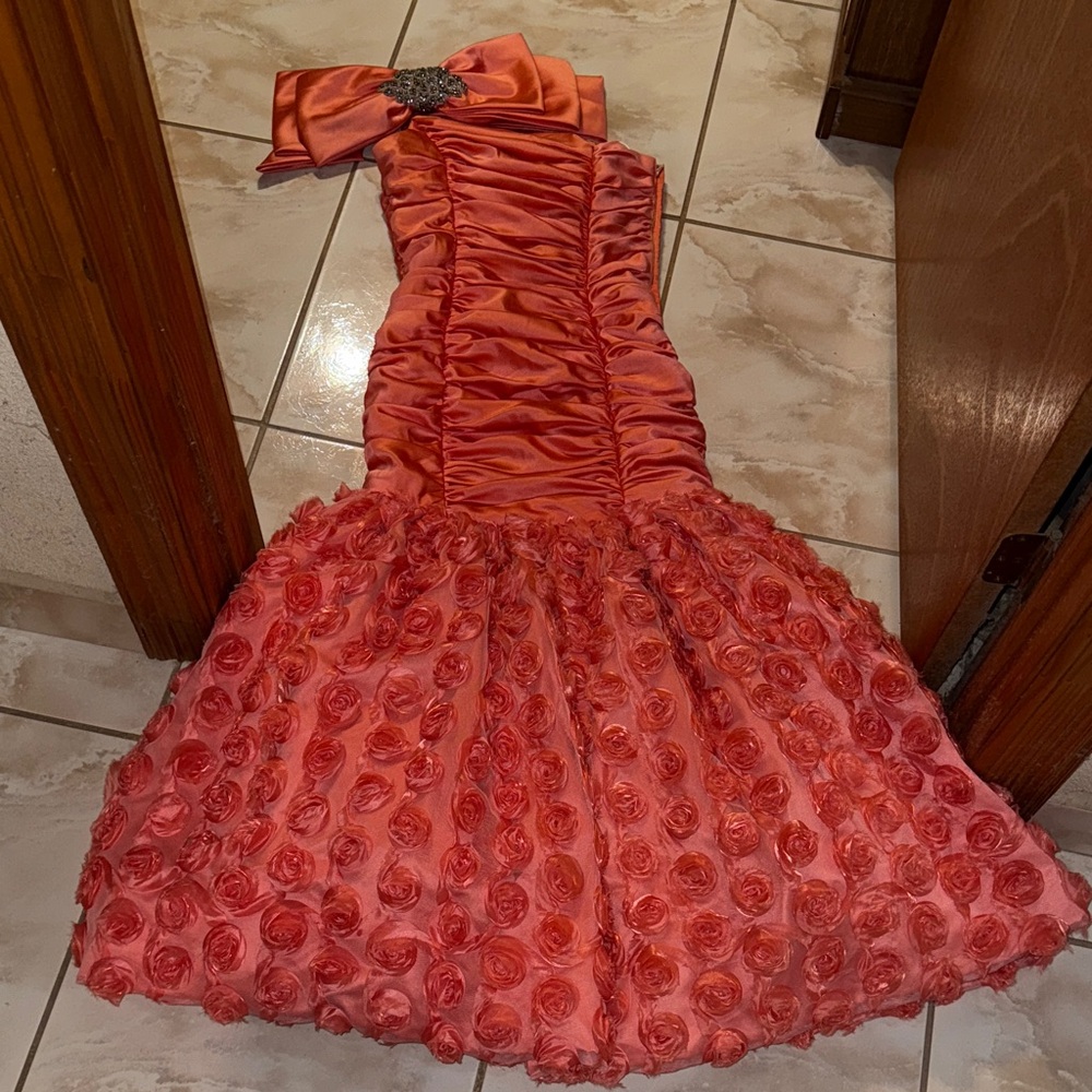 Elegant Dress with Rosette Skirt